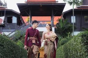 ชุดไทยเจ้าสาว ชุดไทยจักรพรรดิ์ เช่าที่แบมบี้ เวดดิ้ง ห้วยขวาง